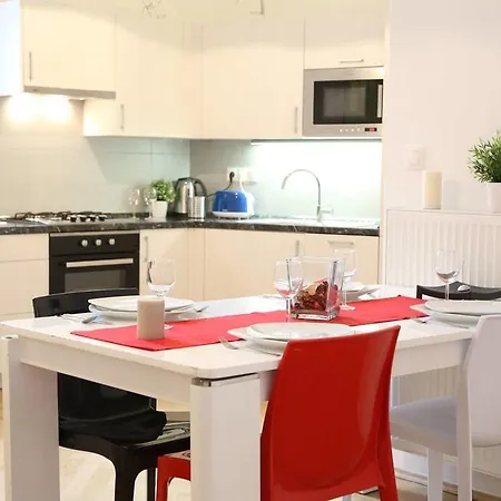 Large Wenceslas Square For 10 Guests