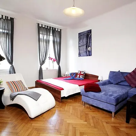 Appartamento Large Wenceslas Square For 10 Guests